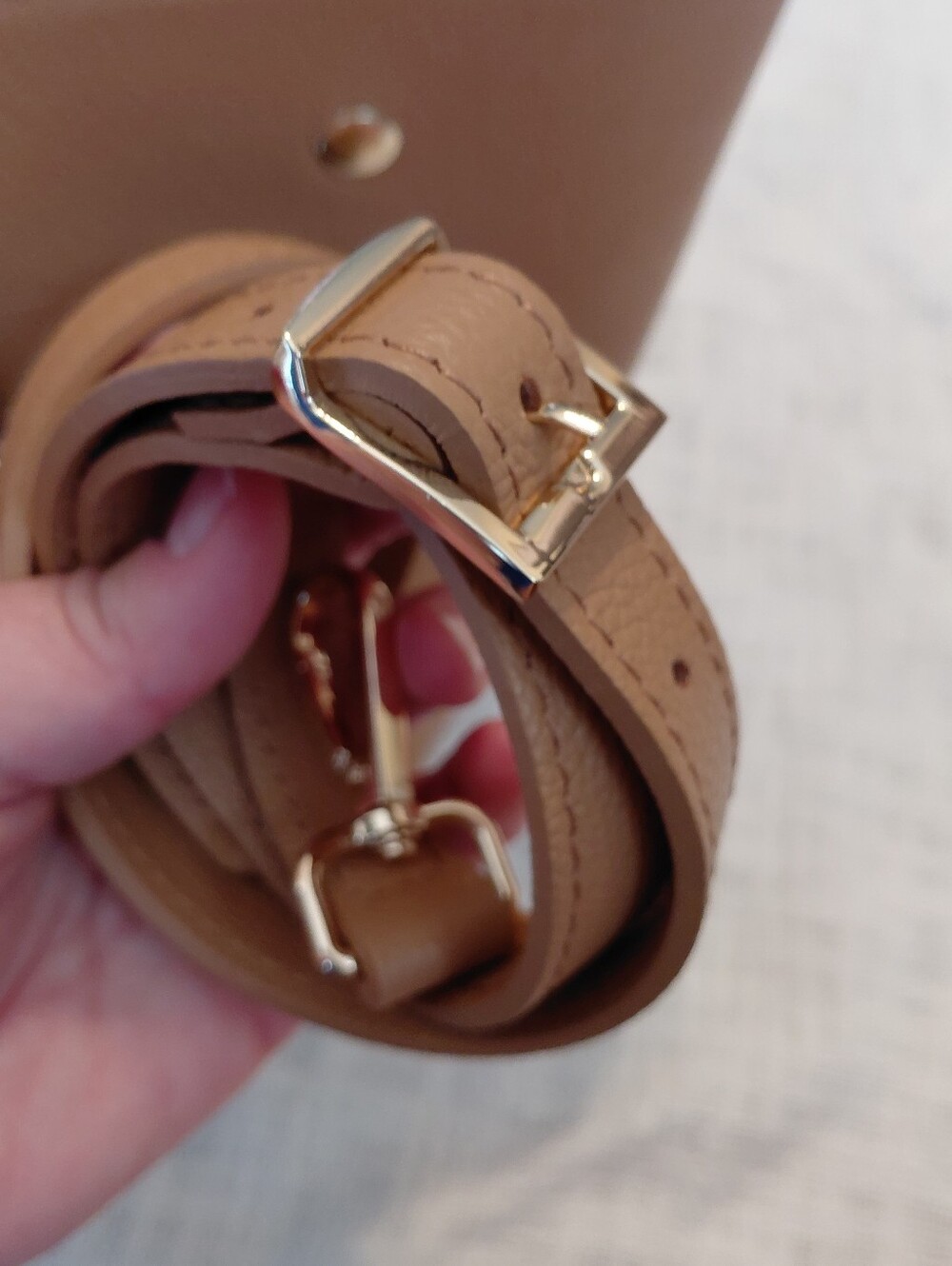 Italian Tan Leather East West Purse - Picture 12 of 13